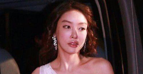 娱乐圈一线吃瓜女,娱乐圈一线“吃瓜”女生的幕后故事